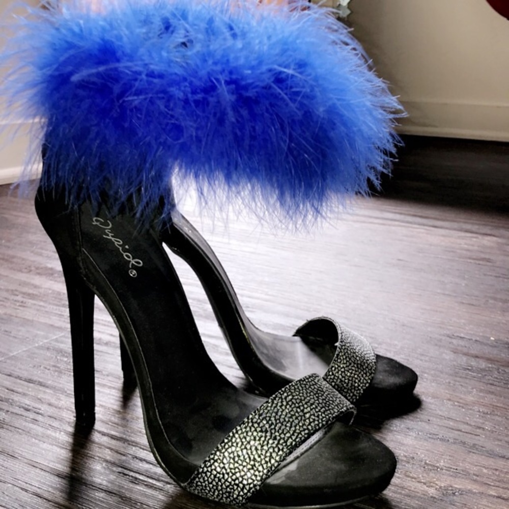 Kloset Envy single strap heel